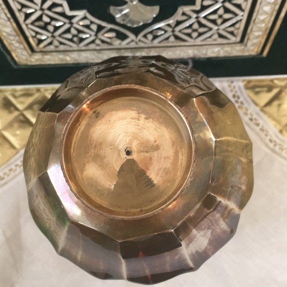 Vintage Brass Scalloped edge bowl - Picture 6 of 9